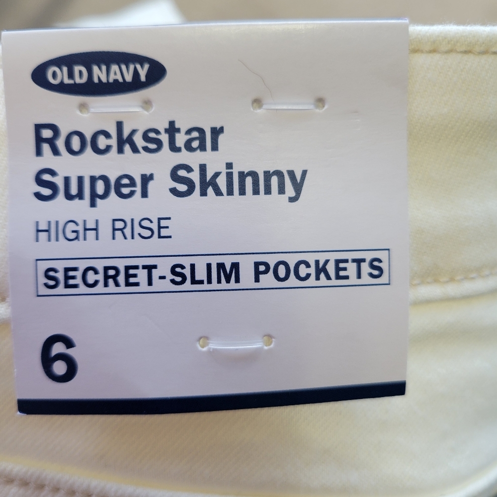 Old Navy Rockstar Super Skinny Jean, Size 6 - Picture 4 of 11